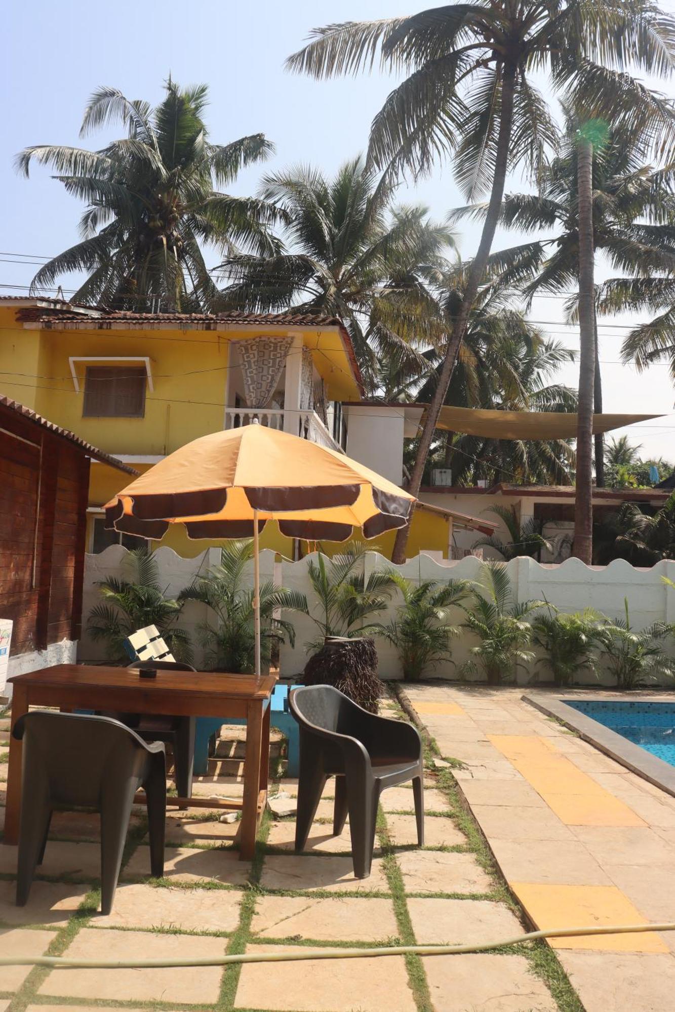 Selesta Sea By The Beach Morjim Bagian luar foto